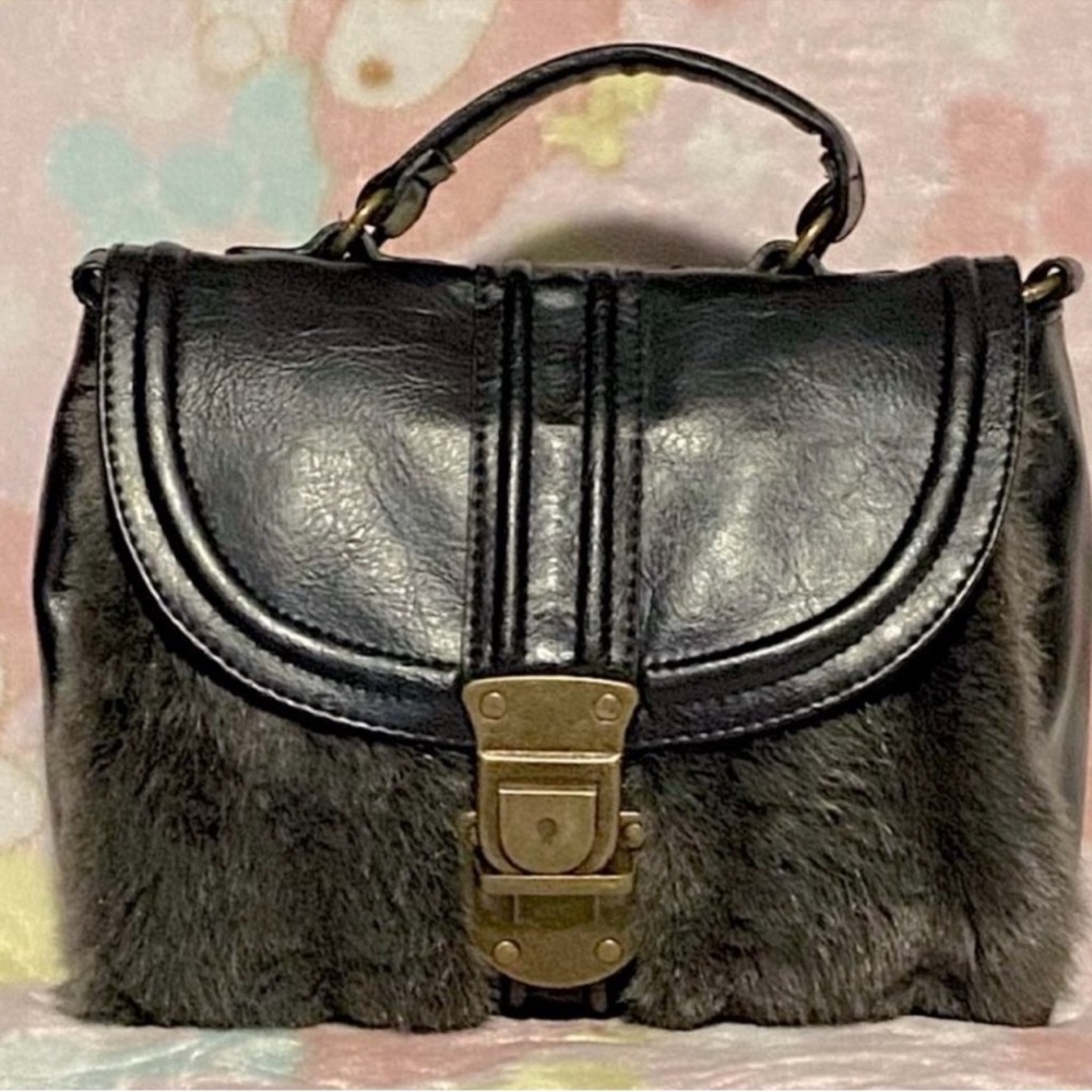 Forever 21 Leather & Faux Fur Shoulder Bag from the 60’s. - Picture 5 of 5